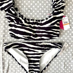 NWT Vince Camuto Swim Convertible Bikini Swimsuit Womens Small Zebra Black White
